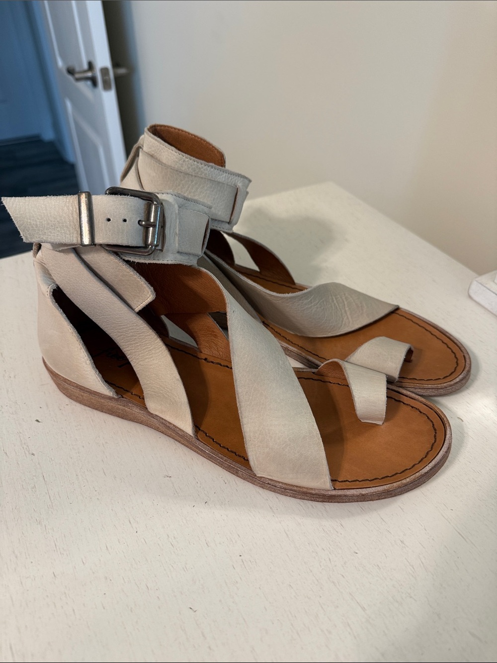 Free People Women’s Cream Leather Vale Boot Sandals / Size 9.5 (40) / Brand NWT
